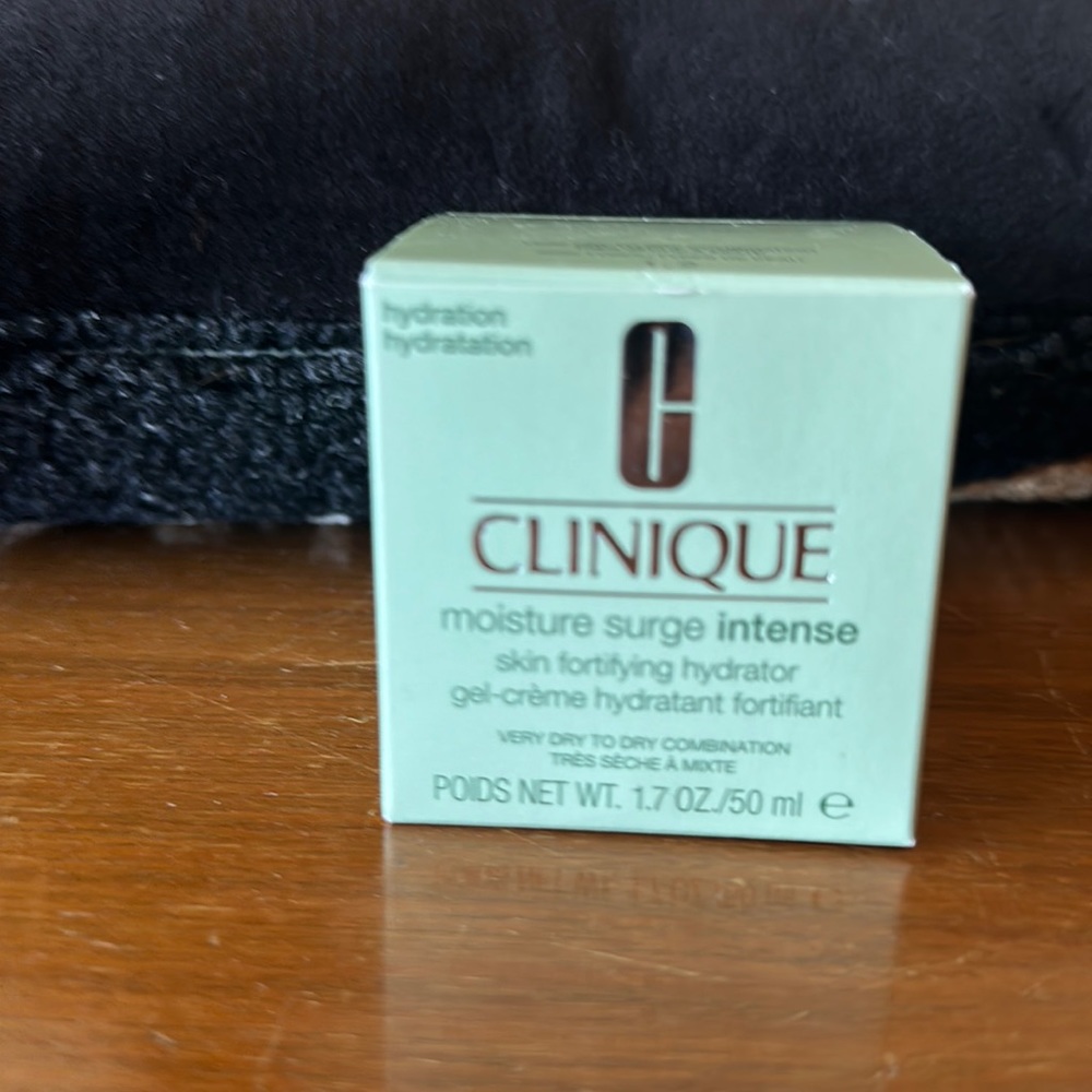 Clinique moisture surge intense